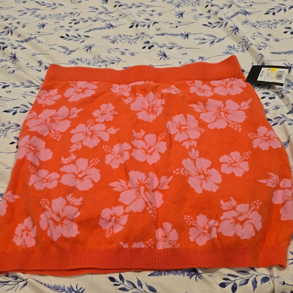 ❤️10/$13 New art class Hawaiian sweater skirt